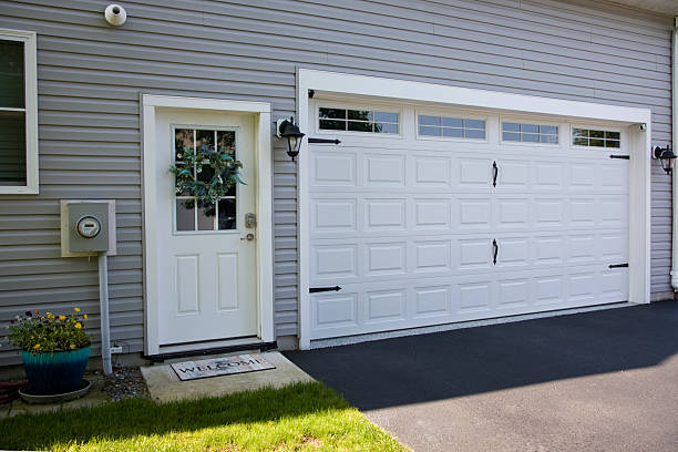 24/7 Emergency Garage Door Panel Replacement experts in East Richmond Heights, CA